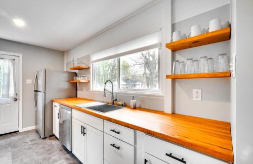 Oak Ridge House | Updated Home Central Oak Ridge Location