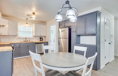 Mangum House | Updated Home with Yard about 14 Mi to Quartz Mountain!