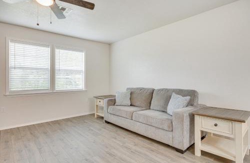 Mangum House | Updated Home with Yard about 14 Mi to Quartz Mountain!