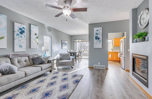 McArdle Condo | Updated Omaha Condo - 15 Miles to Downtown!