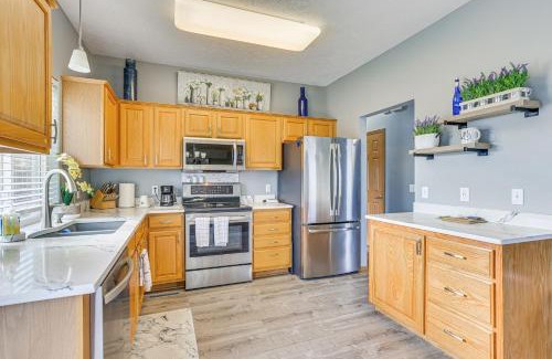 McArdle Apartment | Updated Omaha Condo - 15 Miles to Downtown!