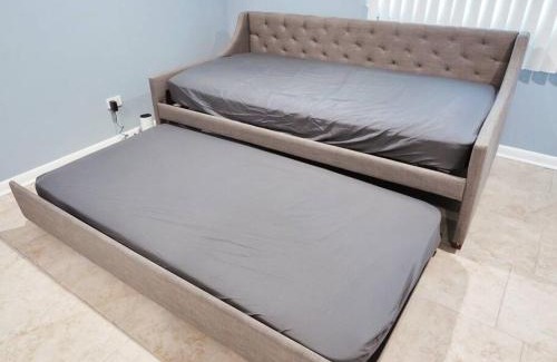 Wilmette House | Updated Spacious Home Near Northwestern University