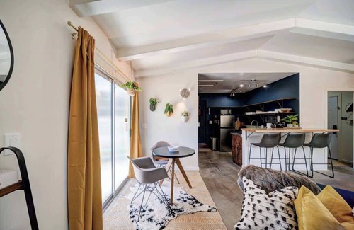 Redding House | Updated Studio near Central Redding w/Hot Tub