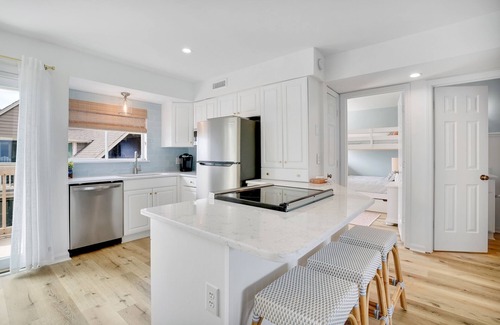 Wilmington Beach Condo | ~Updated~ Top Floor Oceanfront Penthouse - Pool, Large Deck, Stunning Views!