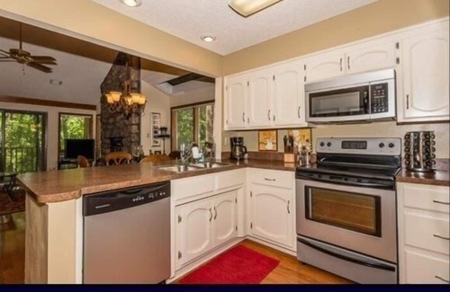 Mount Ida Condo | Upper Level Condo Lake Ouachita-2B/2B/New Furniture