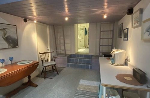 Malaga Cove Apartment | Upper Riviera-private, quiet, home away from home great for visiting relatives!