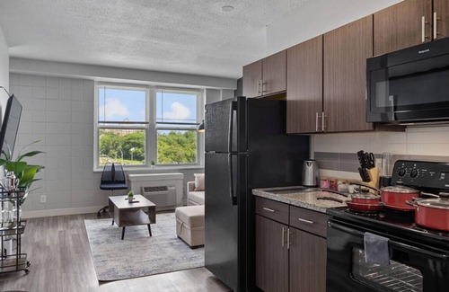 Corryville Apartment | Upscale 2 Bed Suite — Mins to Downtown Cincinnati!