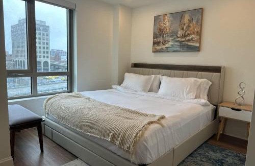 Theatre District Apartment | Upscale 2BR Condo with Gym & Parking near MGH & TUFTS