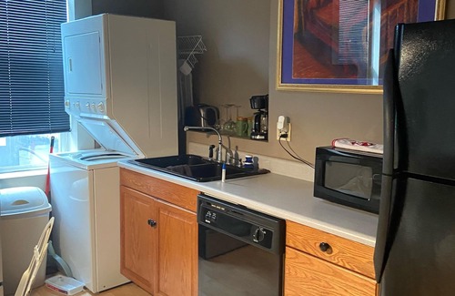 Owensboro Apartment | Upscale Apartment 1 Block From The bluegrass museum enjoy the riverfront