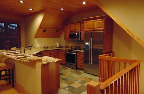 Lake Oconee Apartment | Upscale Apt Available for short/long stays. Kitchen, bath, laundry w/Generator