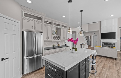 Provincetowne House | Upscale Family Home in Prime Reavencrest Location