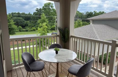 Charlotte Apartment | Upscale King 3BR Suite Uptown Charlotte