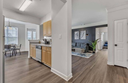 Southwest Raleigh Apartment | Upscale King 4BR Suite Mins to Downtown Raleigh!