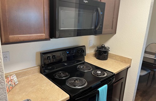 Rancho Cordova Apartment | Upscale Midterm Rental Experience Apt En