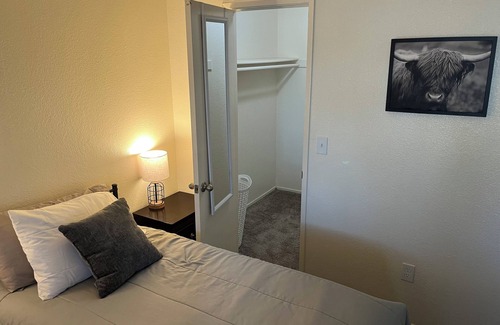 Rancho Cordova Apartment | Upscale Midterm Rental Experience Apt En