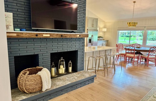 LaGrange House | UPTOWN GIRL: FALL IN LOVE! Designer Decorated, New Renovations, Perfect Location