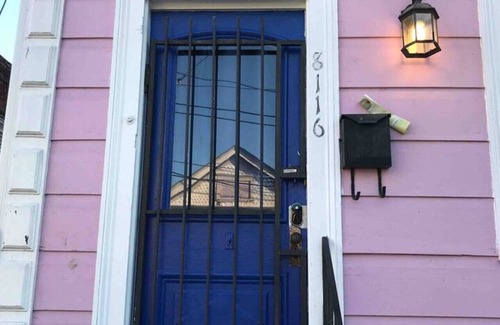 Leonidas House | Uptown Home on Streetcar Line, Walk to Restaurants