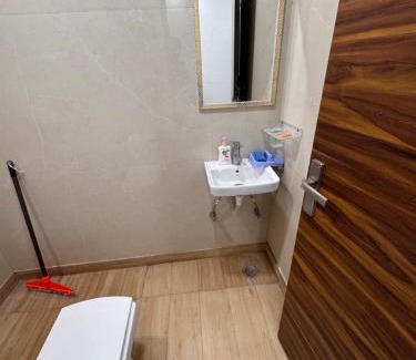 Old Rajinder Nagar Apartment | Urban ease homestay