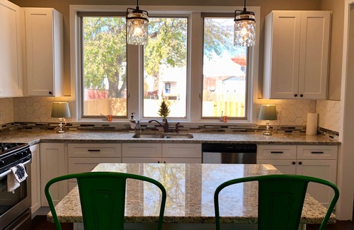 Tower Grove South House | Urban Farmhouse - 3BR 2.5 BA (5 Beds) Near TG Park & Central to Everything!