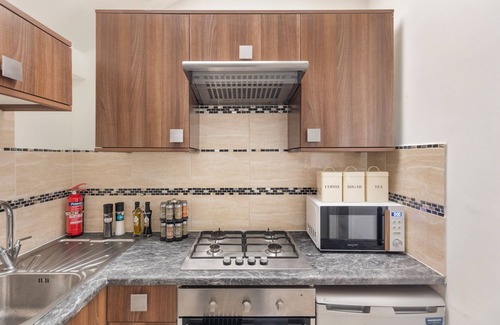 Cripplegate Apartment | Urban Vibes, Modern 2BR Flat in Prime London Spot