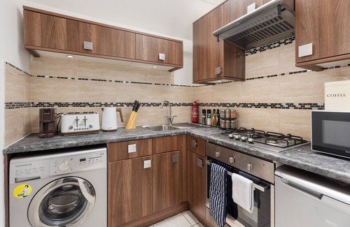 Cripplegate Apartment | Urban Vibes, Modern 2BR Flat in Prime London Spot