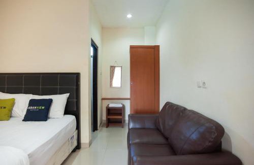 Cisarua Hotel | Urbanview Hotel Syariah Villa SM Cisarua Puncak by RedDoorz