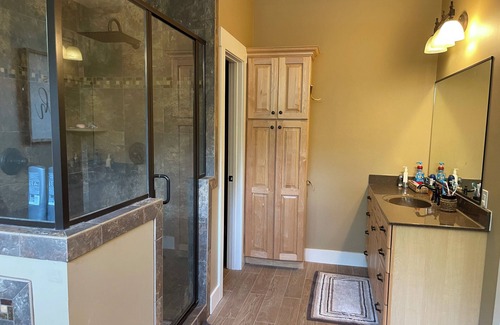 North Carolina Piedmont Cabin | US Open Rental, Last Minute