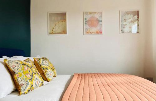 Hipperholme House | uSnooz - Cosy house, 2 bed, parking