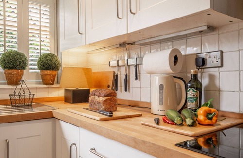 Long Melford Apartment | Utterly divine romantic retreat in brilliant village - Tudor Cottage