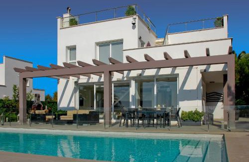 Sant Jaume Mediterrani Villa | V196 Villa Brisa by Menorcarentals Villas