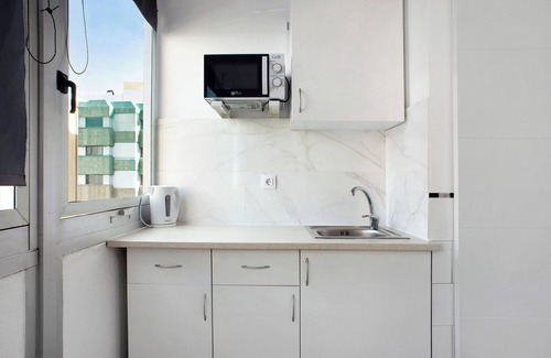 Vegueta Apartment | Vacation Studio 'Estudio 61' with Mountain View and Wi-Fi