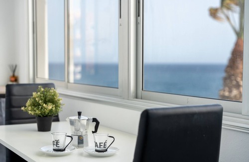 Los Abrigos Apartment | Vacation Apartment 'Balcón Al Atlántico' with Sea View, Private Terrace and Wi-Fi