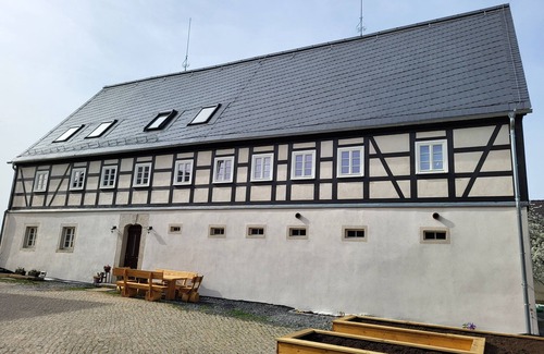 Bischofswerda Condo | Vacation apartment in a renovated monument (max. 5 persons)