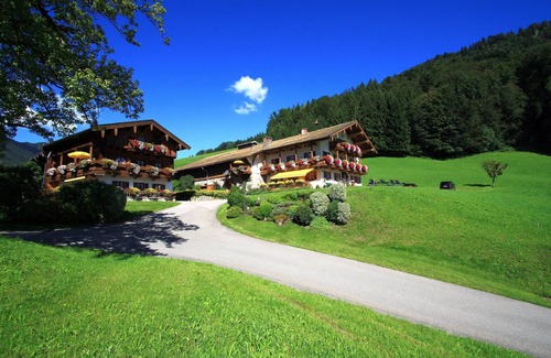 Ruhpolding Apartment | Vacation apartment Alpenpanorama, 68sqm, with balcony, kitchenette, WLAN