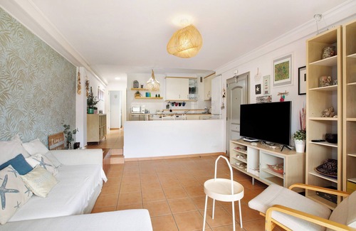 Granadilla de Abona Apartment | Vacation Apartment 'La Casita De La Tejita' with Shared Pool and Wi-Fi