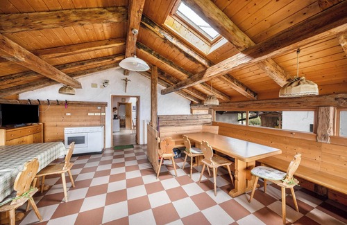 San Genesio Atesino Apartment | Vacation Apartment "Malgorerhof Pfister" with Mountain View, Balcony & Shared Garden