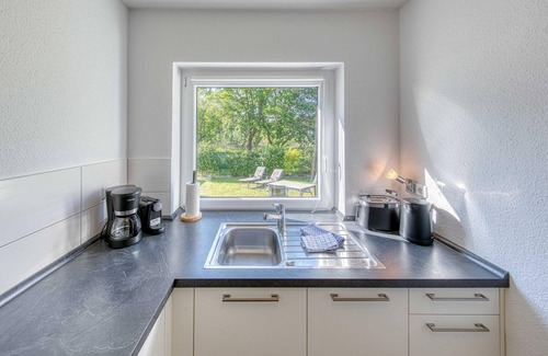 Muritz Apartment | Vacation by the lake with conservatory and garden