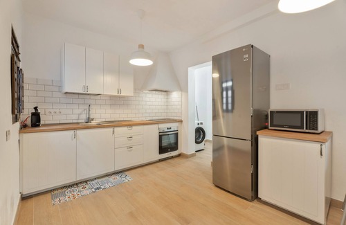 Fasnia House | Vacation Home 'Casa Acogedora Con Barbacoa' with Sea View, Private Pool and Wi-Fi