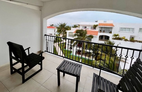 Punta Cancun Apartment | Vacation getaway with beach access & balcony
