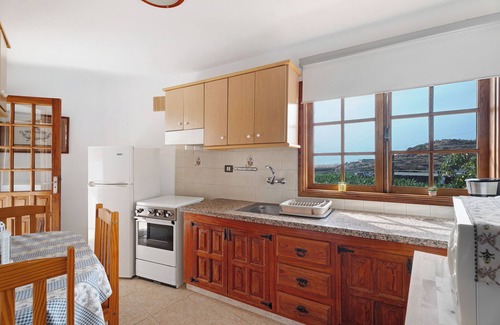 Los Gigantes Apartment | Vacation Home "Playa la Arena Sea View" with Private Terrace & Wi-Fi