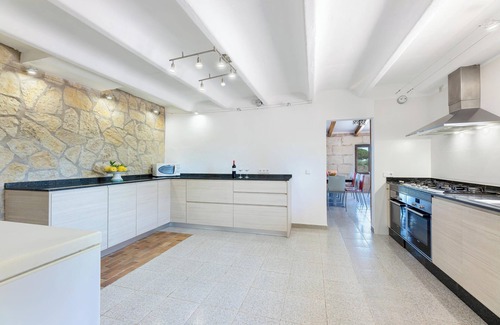 Sencelles House | Vacation Home Can Grau with Pool & Wi-Fi