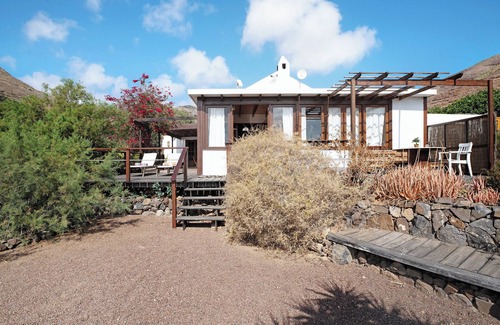 Haria House | Vacation Home 'Ecolodge Finca Chafariz' with Sea View, Pool, Garden & Wi-Fi