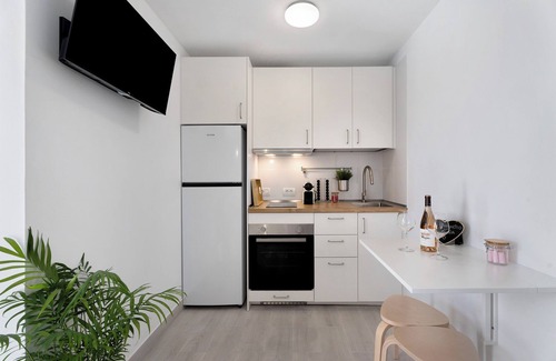 Adeje House | Vacation Home 'El Rinconcito De Niña' with Sea View, Private Terrace and Wi-Fi