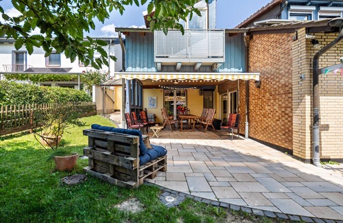 Homberg House | Vacation Home "Großes Ferienhaus In Nordhessen" with one Private Terrace, Private Garden & Wi-Fi