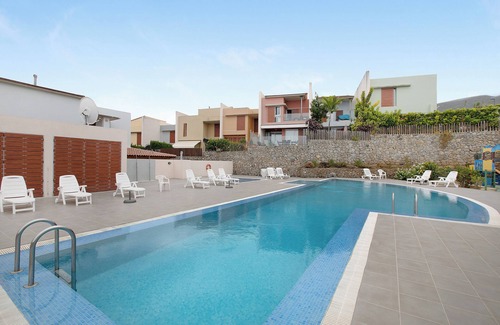 Santa Ursula Ski Chalet | Vacation Home 'La Quinta Adosado' with Sea View, Shared Pool & Wi-Fi