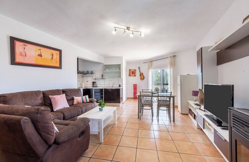 Almeria House | Vacation Home 'Vista al Mar Ainara' with Sea View, Shared Pool & Wi-Fi