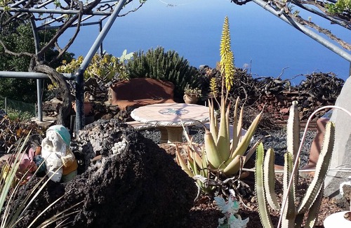 Los Quemados House | Vacation home with magnificent sea views in a wonderfully quiet location