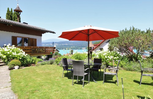 Augsdorf House | Vacation home with lake view and private pool 2 minutes away from Lake Wörthersee