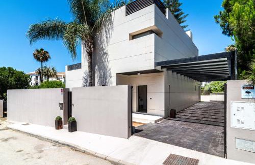 Mijas Villa | VACATION MARBELLA I Villa Riviera Del Sol, Private Pool, Jacuzzi, Walking Distance to the Beach