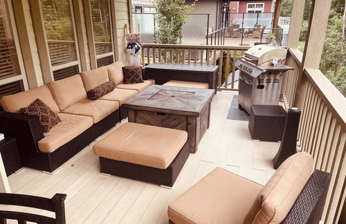 Parkland Beach House | Vacation oasis for the whole family! Private dock steps from your backyard